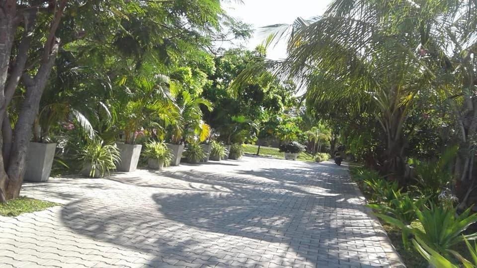 Sea Lagoon Beach Hotel Trincomalee Kültér fotó