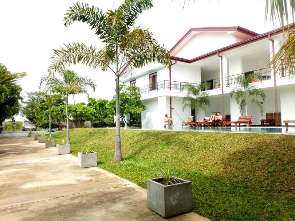 Sea Lagoon Beach Hotel Trincomalee Kültér fotó