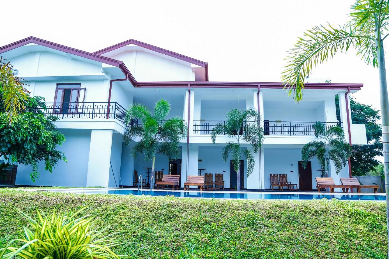 Sea Lagoon Beach Hotel Trincomalee Kültér fotó