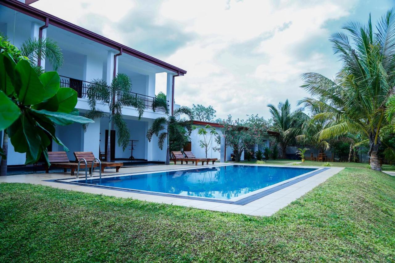 Sea Lagoon Beach Hotel Trincomalee Kültér fotó